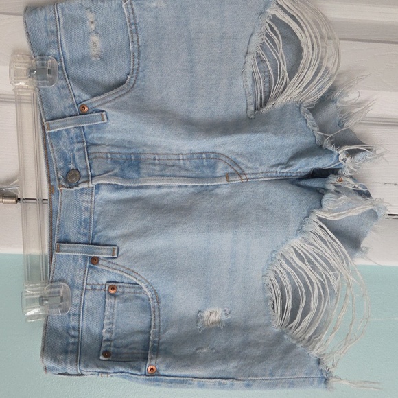 Levi's 501 Light Wash Distressed Denim Shorts W31 - Picture 9 of 13